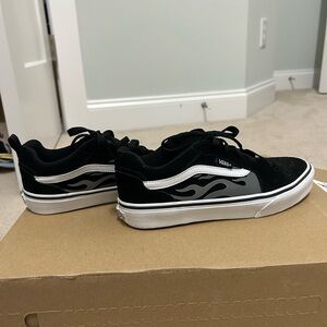 Vans. US 7 F and US 5 YOUTH